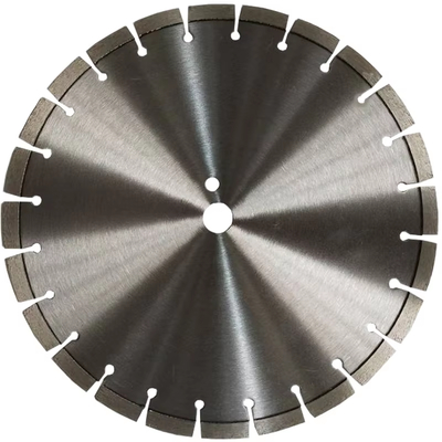 Koruma Dişleriyle Yeşil Beton Kesiminde 400mm Elmas Kesme Bıçakları